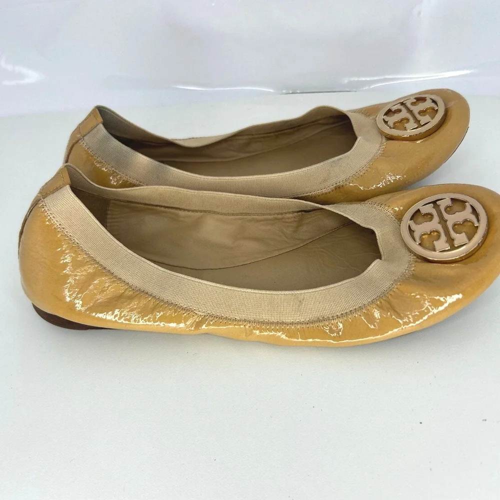 Tory Burch Quiet Luxury Reva‎ Ballet Flats 8M Tan Patent Leather Logo